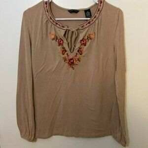 New York & Co. Embroidered Long Sleeve Tee, Tan w/ Multicolor Floral, Medium